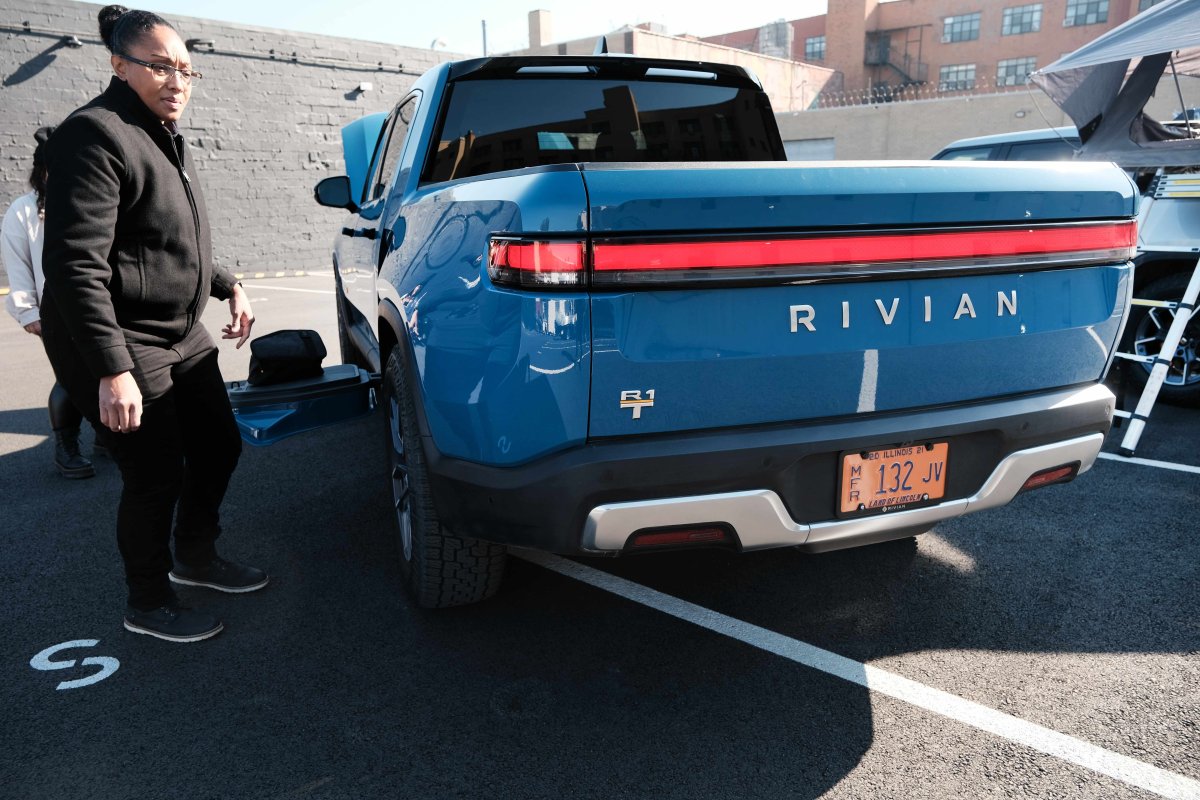 Rivian электромобиль