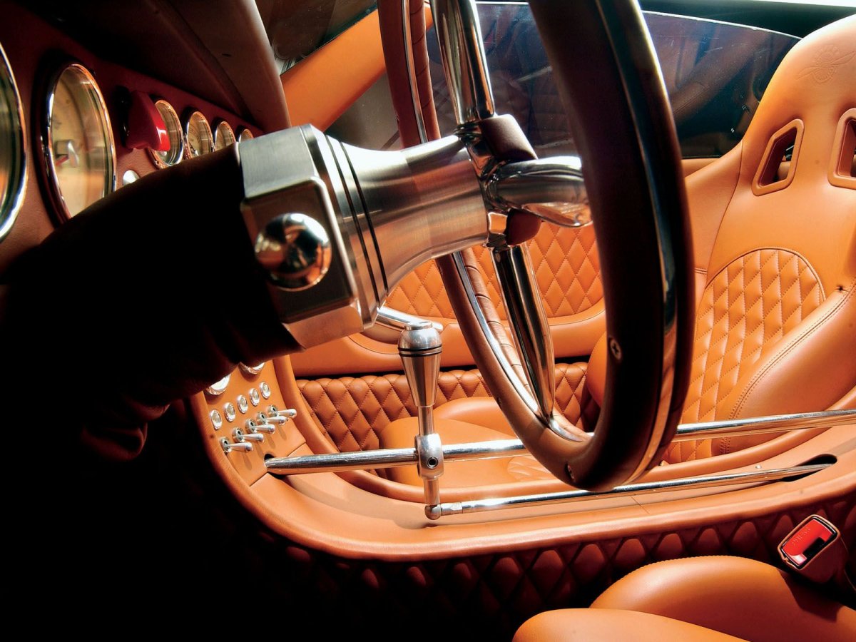 Spyker c8 руль
