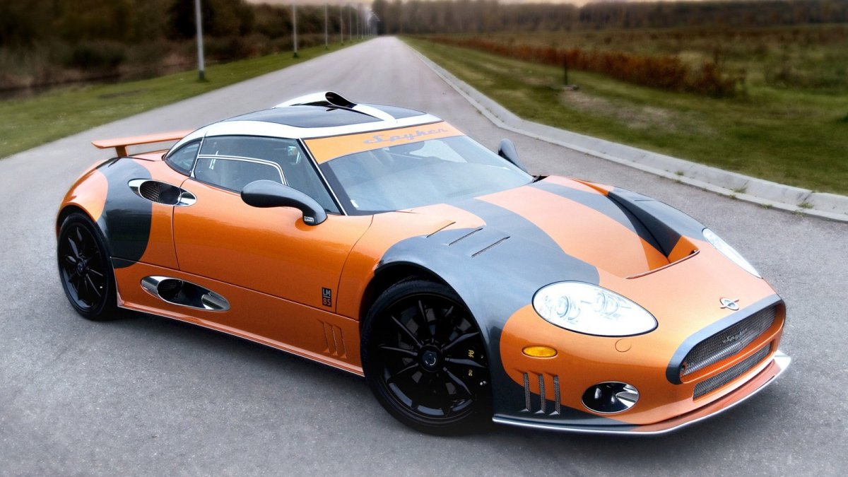 Машина Spyker c8