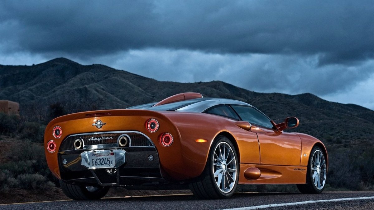 Машина Spyker c8