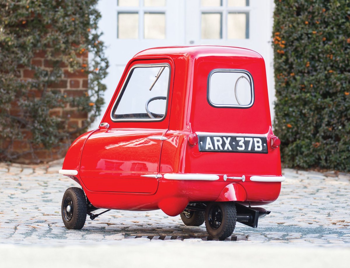 Самая маленькая машина Peel p50 спидометр