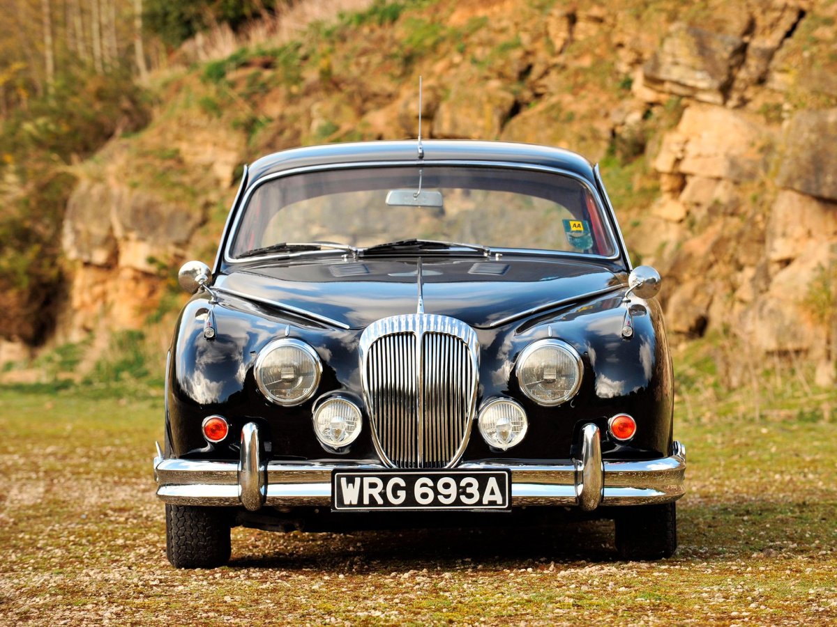 Daimler 8