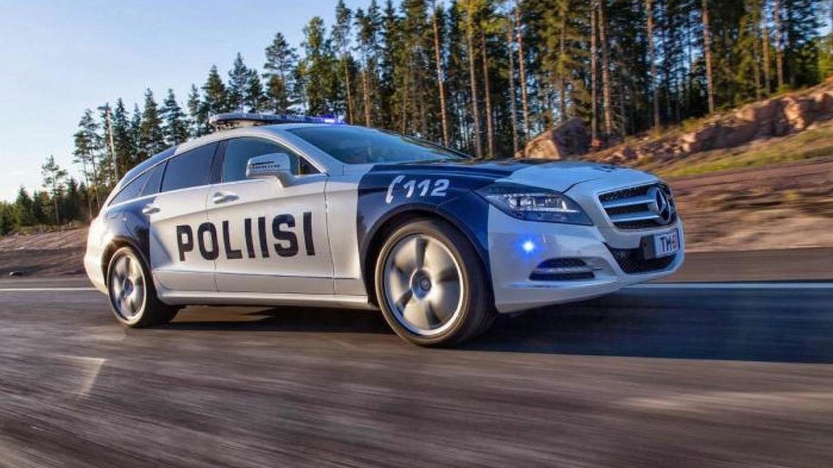 Мерседес CLS полиция