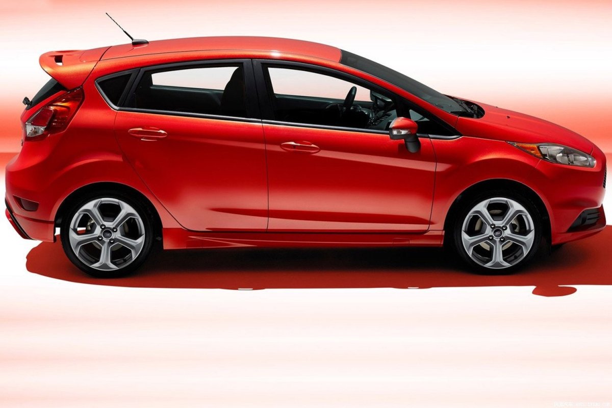 Ford Fiesta 2015 хэтчбек