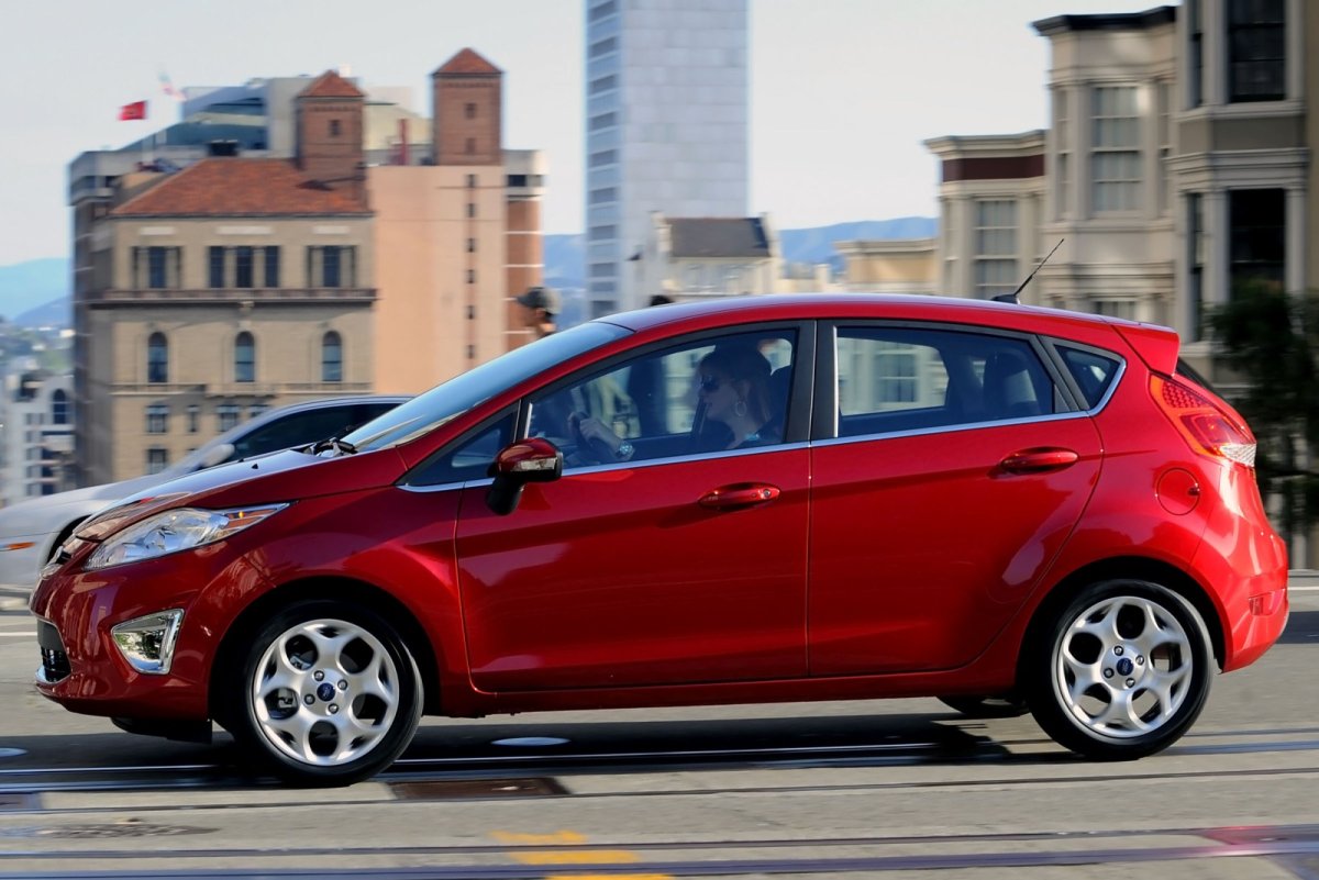 Ford Fiesta 2013 хэтчбек