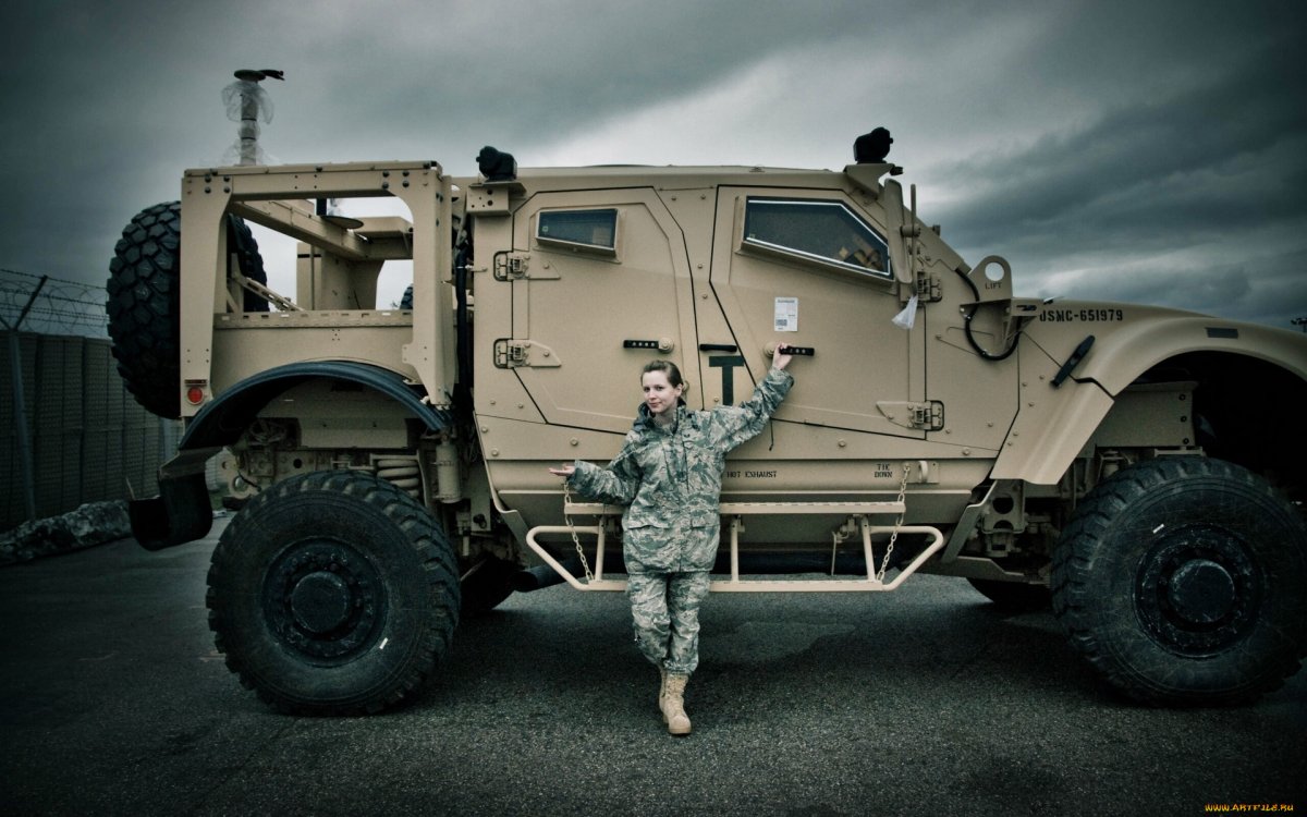 Бронемашина Oshkosh m-atv