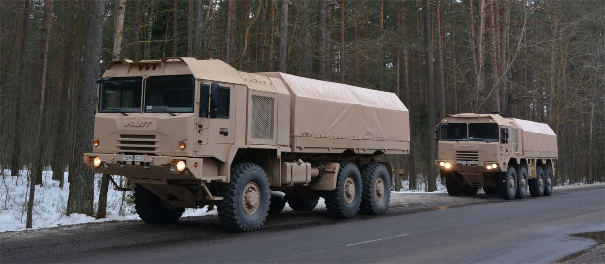 Тягач военный МЗКТ Волат