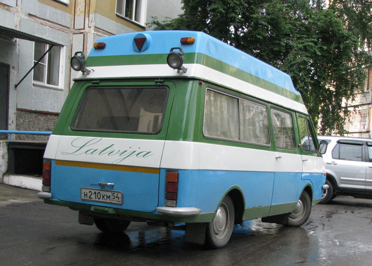 РАФ 2210