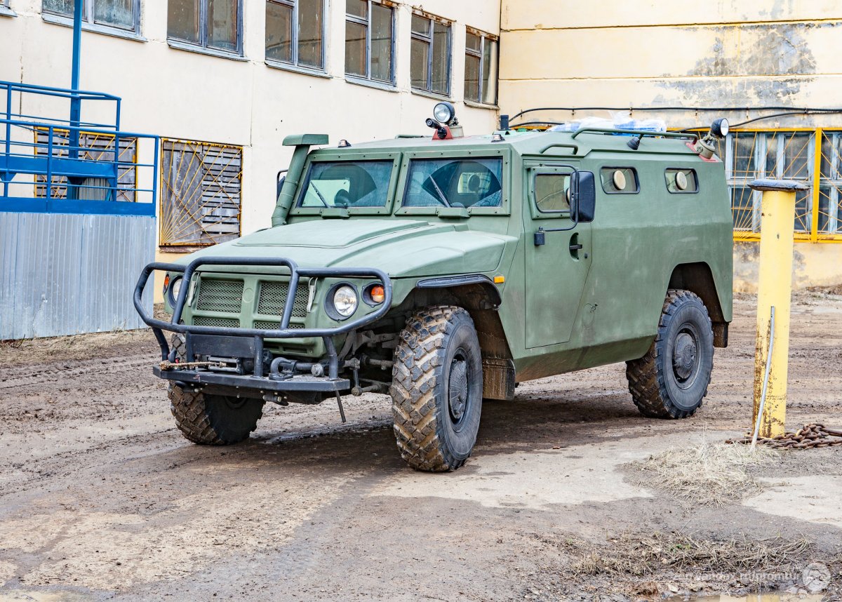 ГАЗ 2330 военный