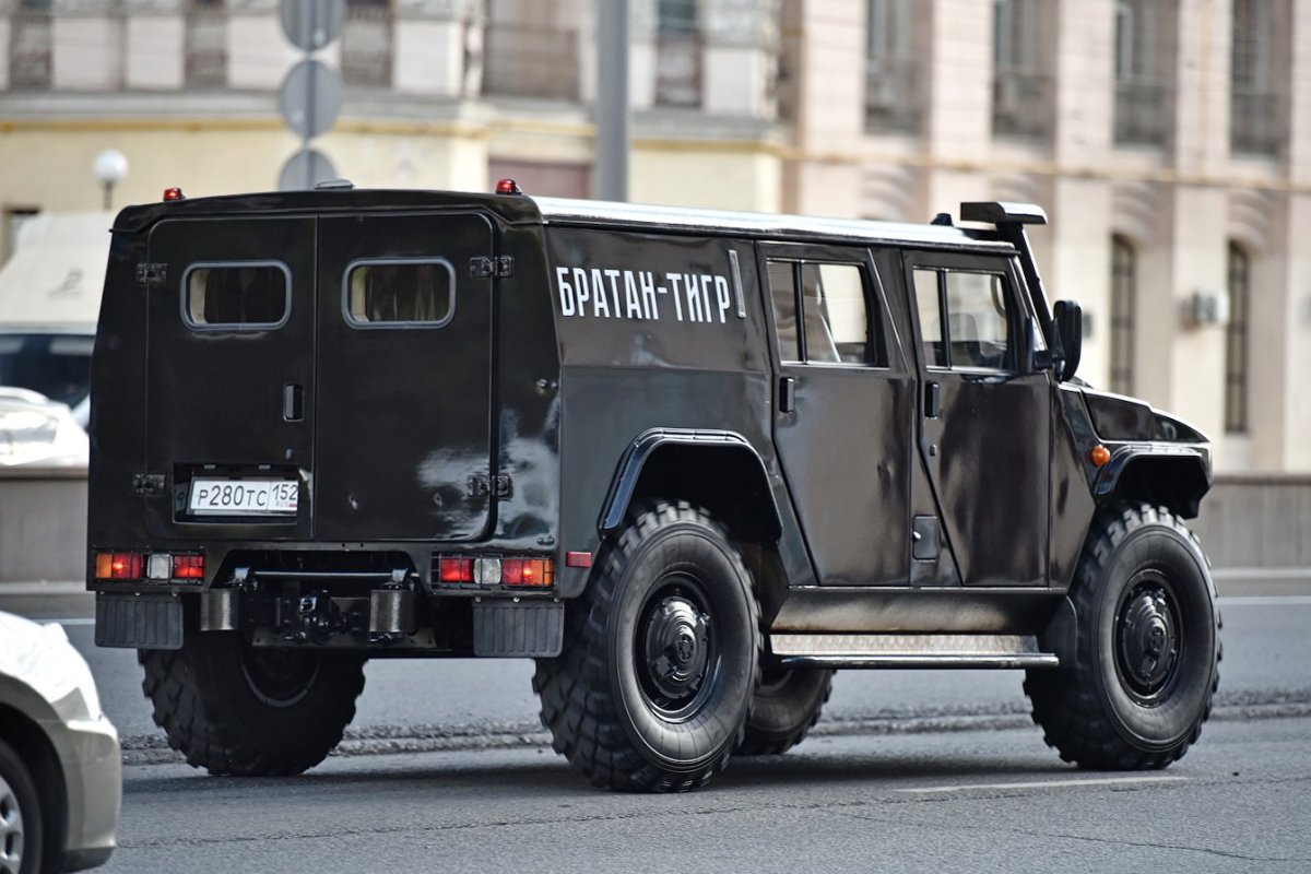 ГАЗ 2330