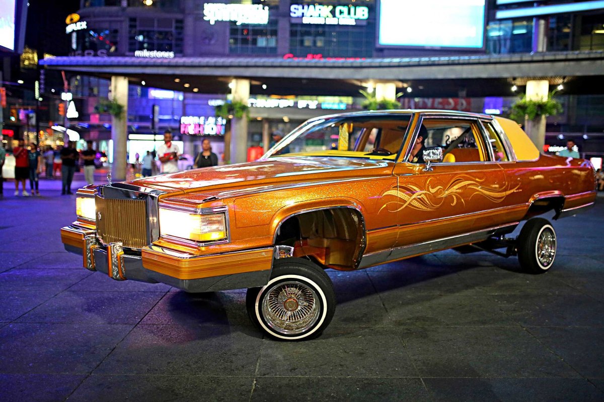 1983 Cadillac Coupe Deville Lowrider