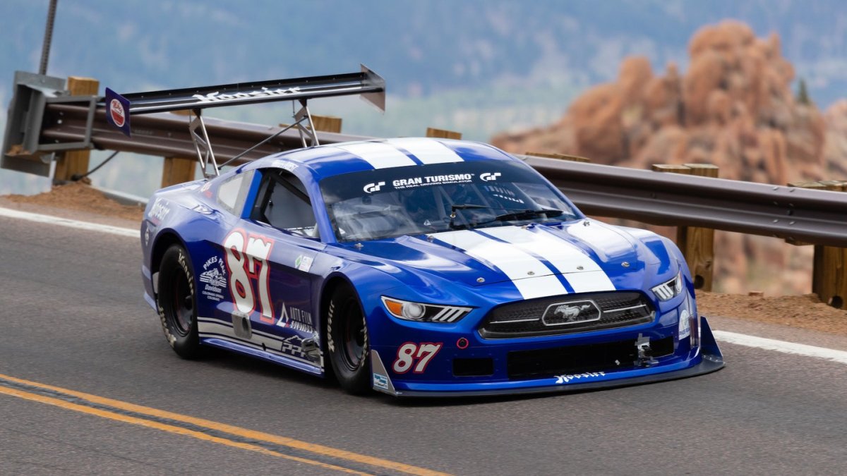 Mustang Pikes Peak 1995