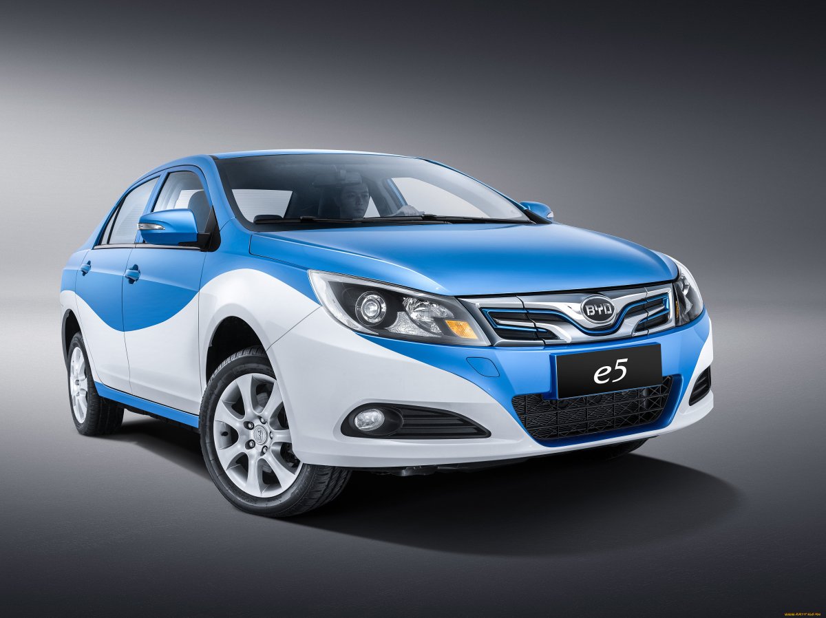 Электромобиль BYD e5