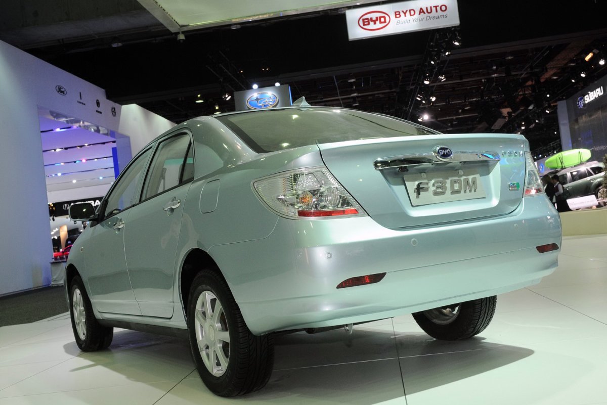 Тойота Королла BYD f3 китайская