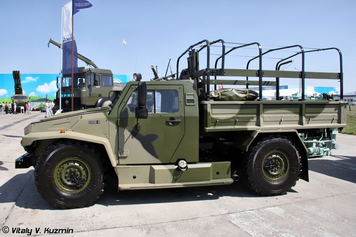 Бронеавтомобиль ВПК-3927 «волк»