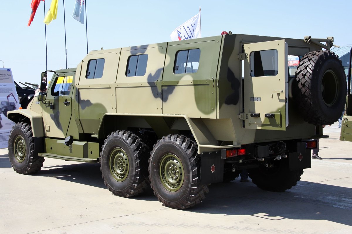 Бронеавтомобиль ВПК-39273 «волк-3»