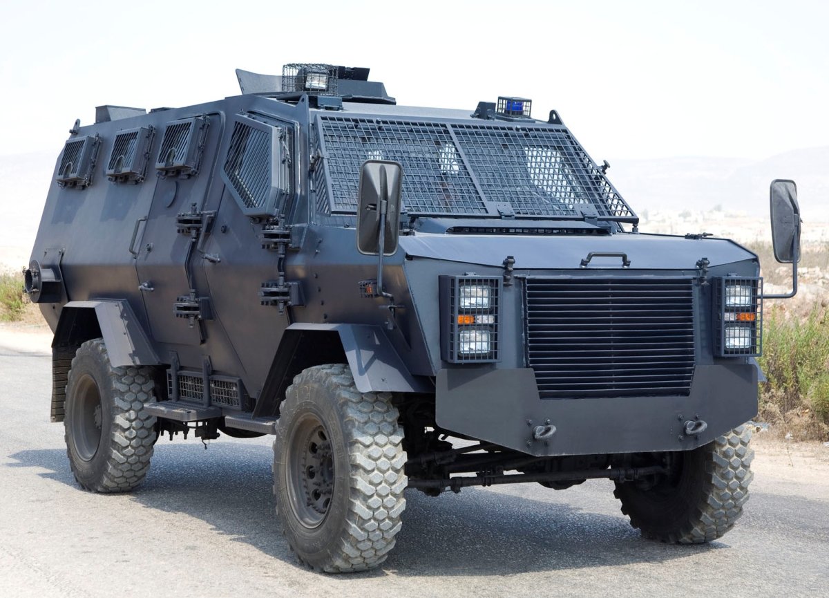 Бронеавтомобиль волк-3