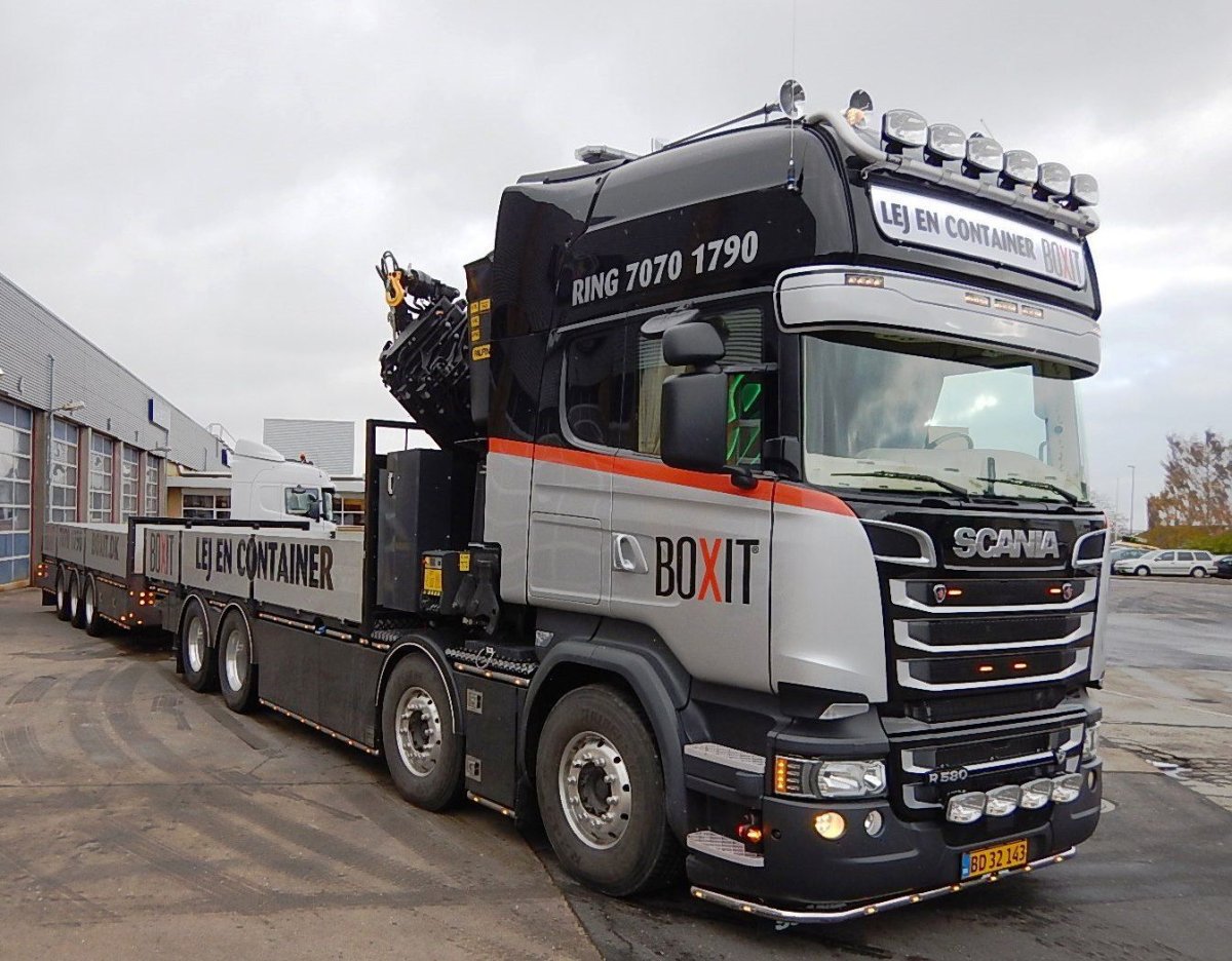 Автопоезд Scania LBT