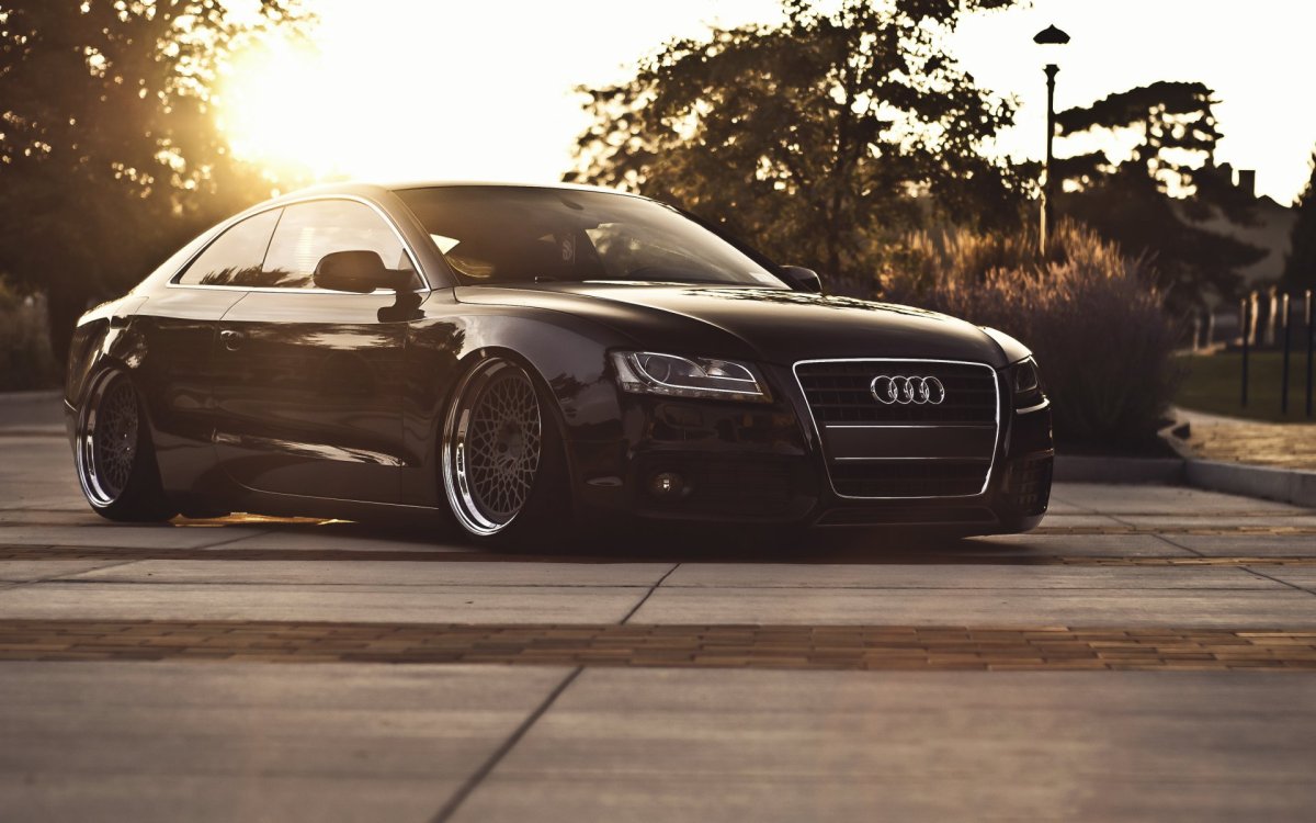 Audi s8 stance
