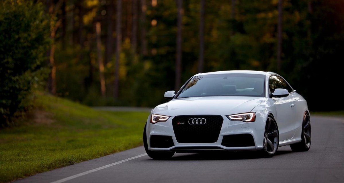 Audi rs5 Coupe белая
