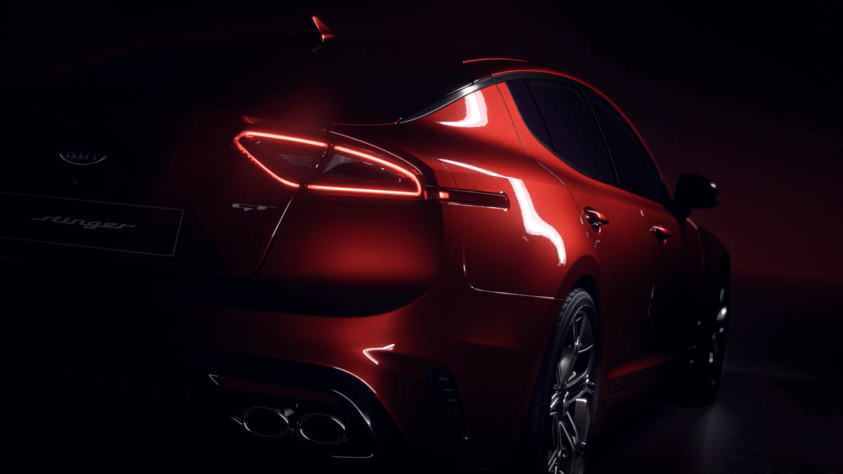 Kia Stinger в темноте