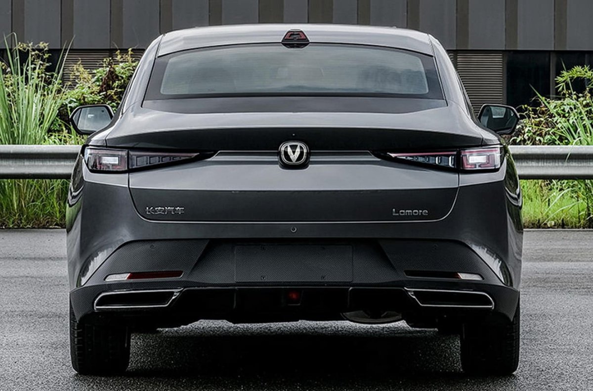 Автомобиль китаец Чанган Oshan 2022