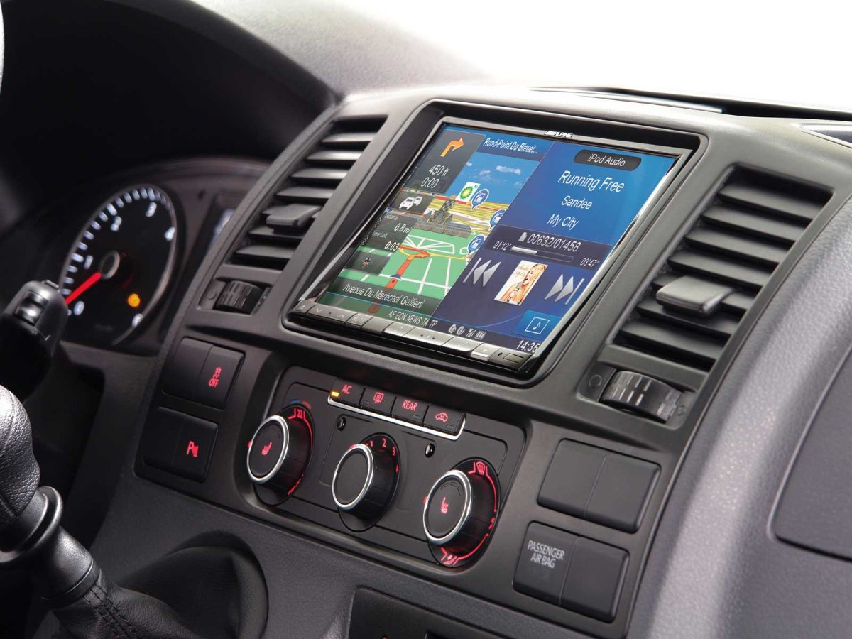 Alpine x800 8inch WVGA