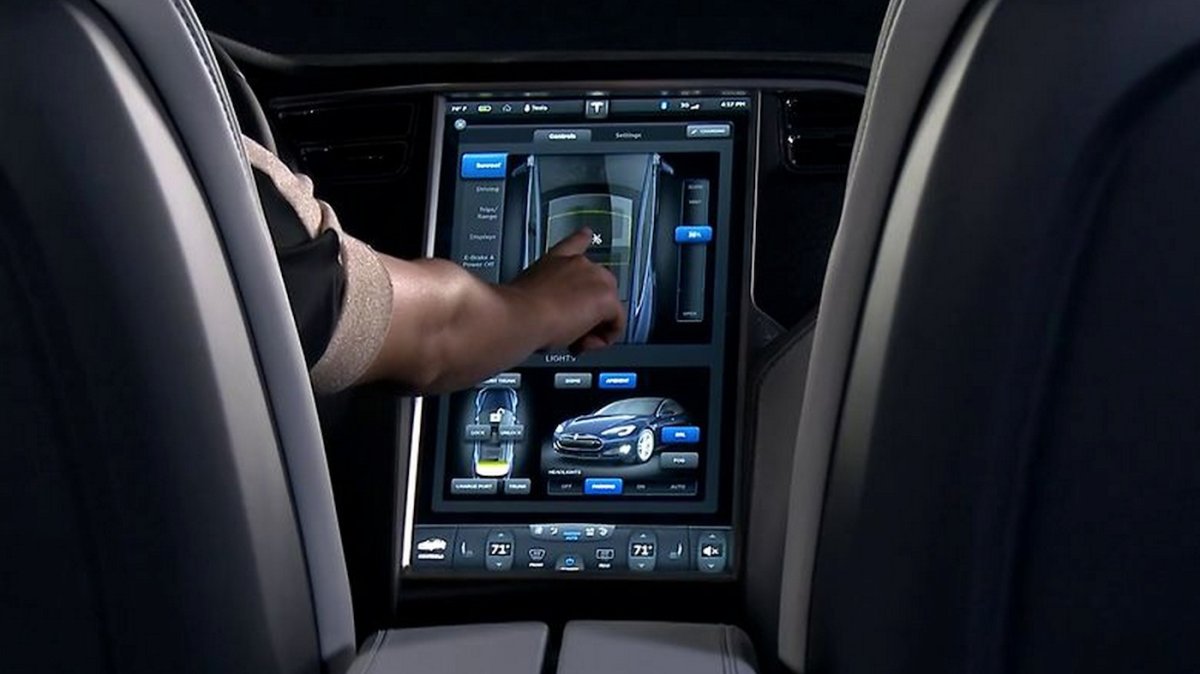 Tesla model s мультимедиа