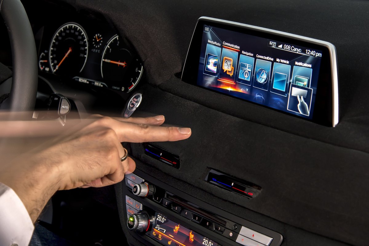 Система BMW IDRIVE