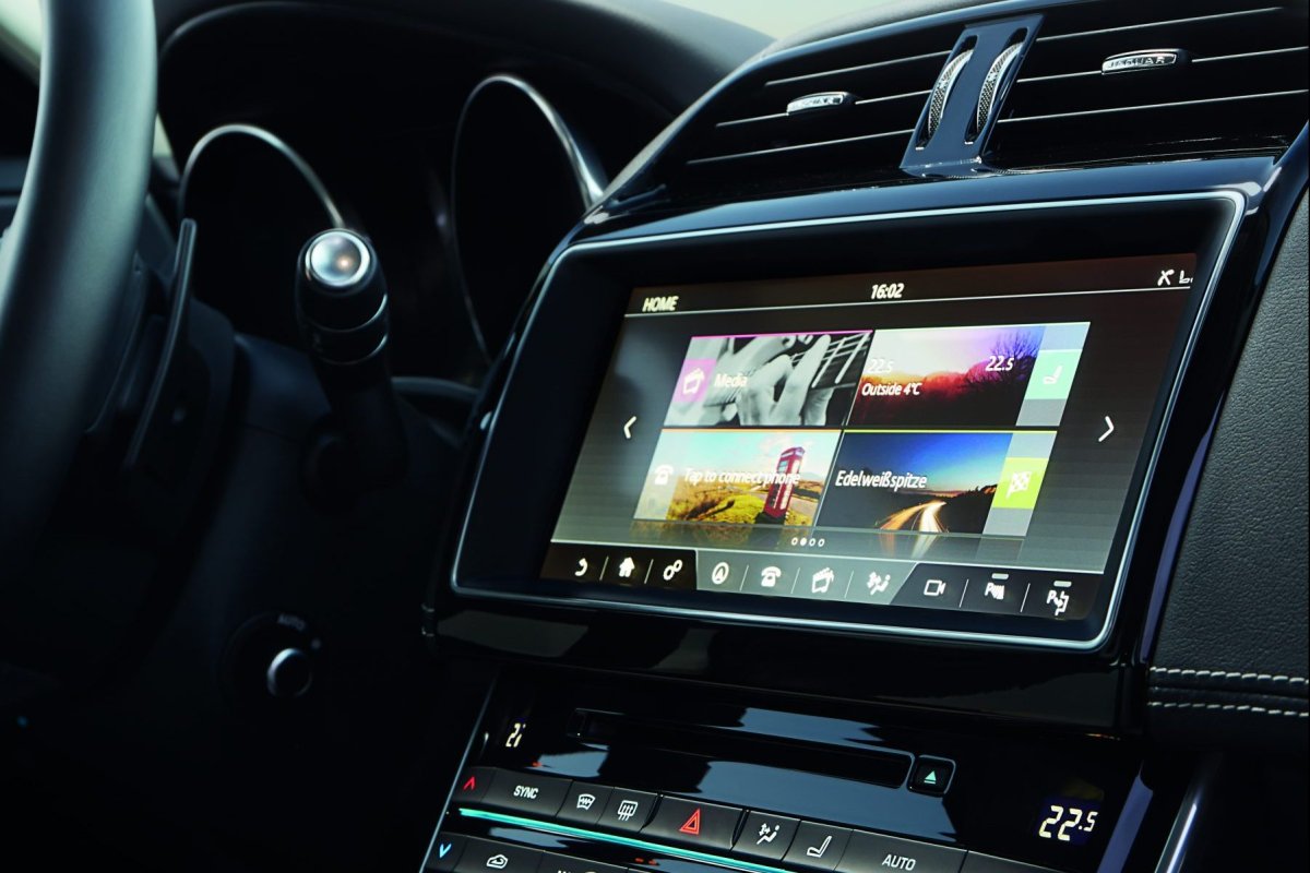 Мультимедиа Jaguar xe