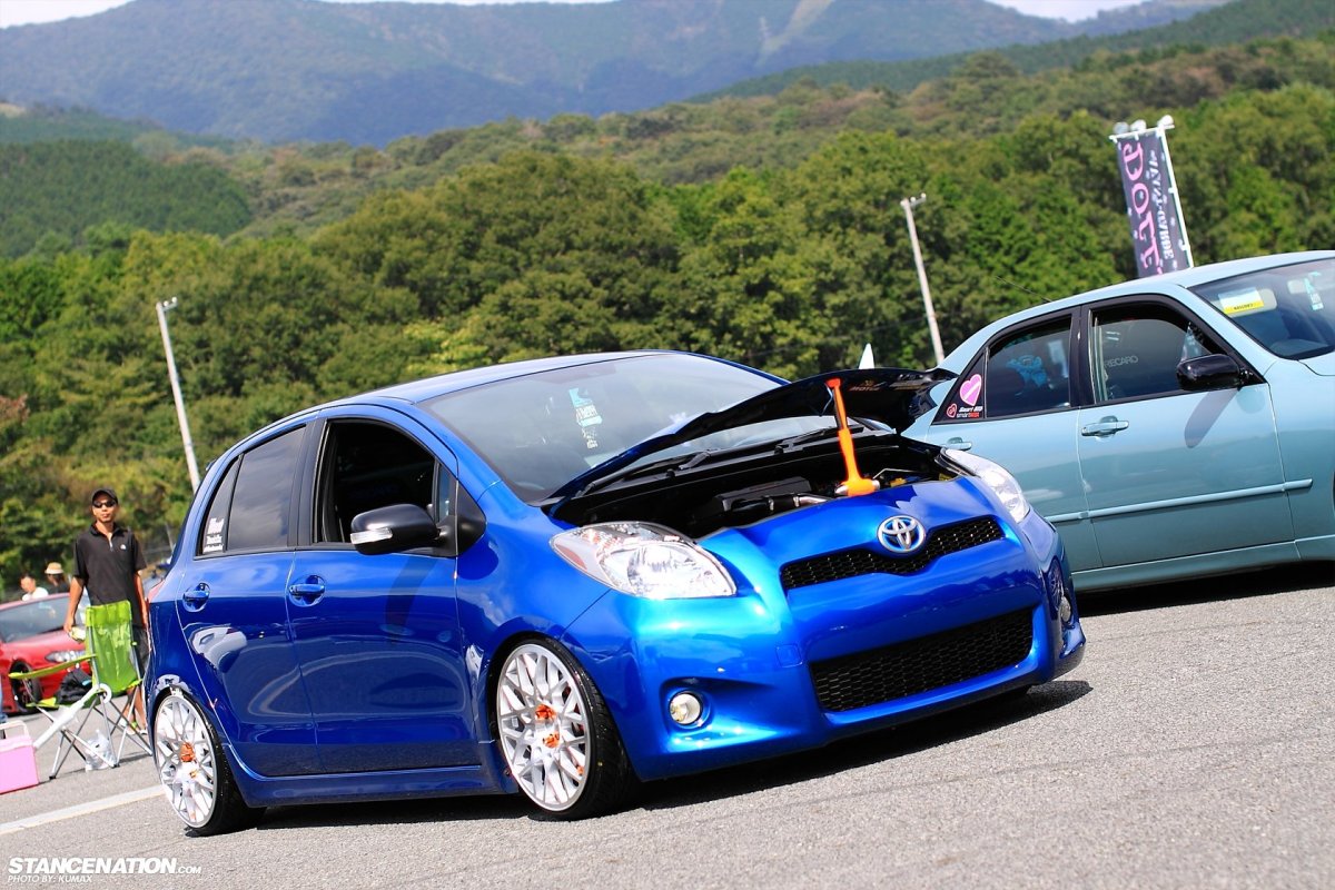 Toyota Yaris stance