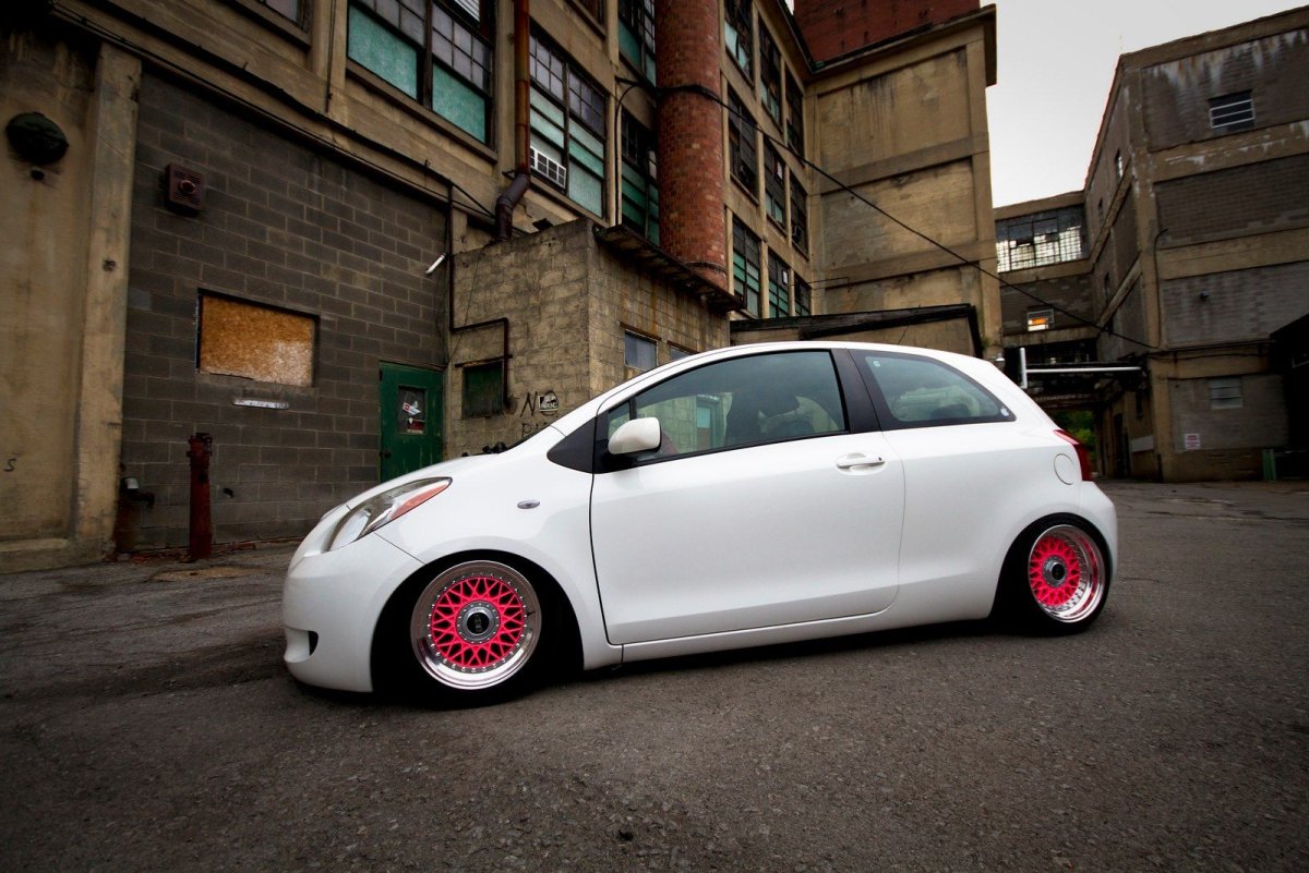 Toyota Yaris stance
