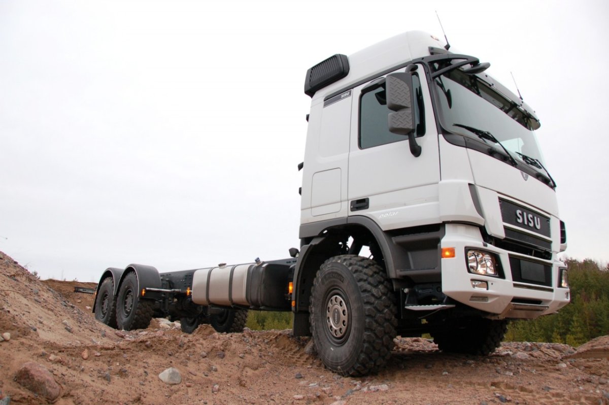 Sisu 8x6 тягач