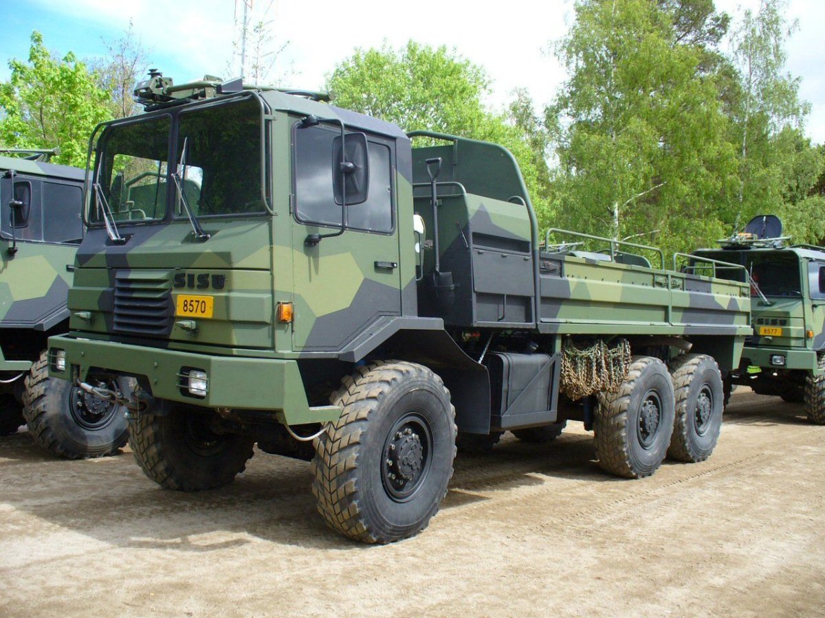 Sisu 8x6 тягач