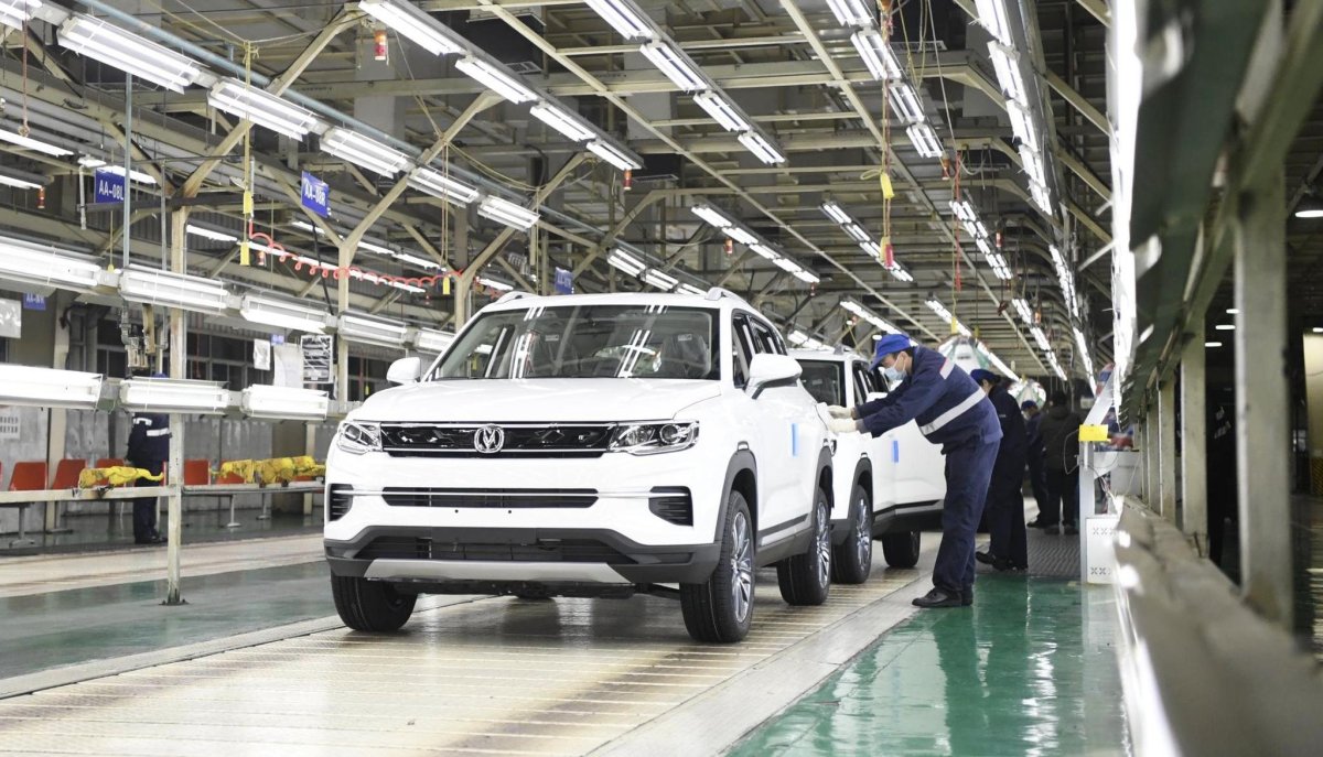 Автомобили Changan на заводе
