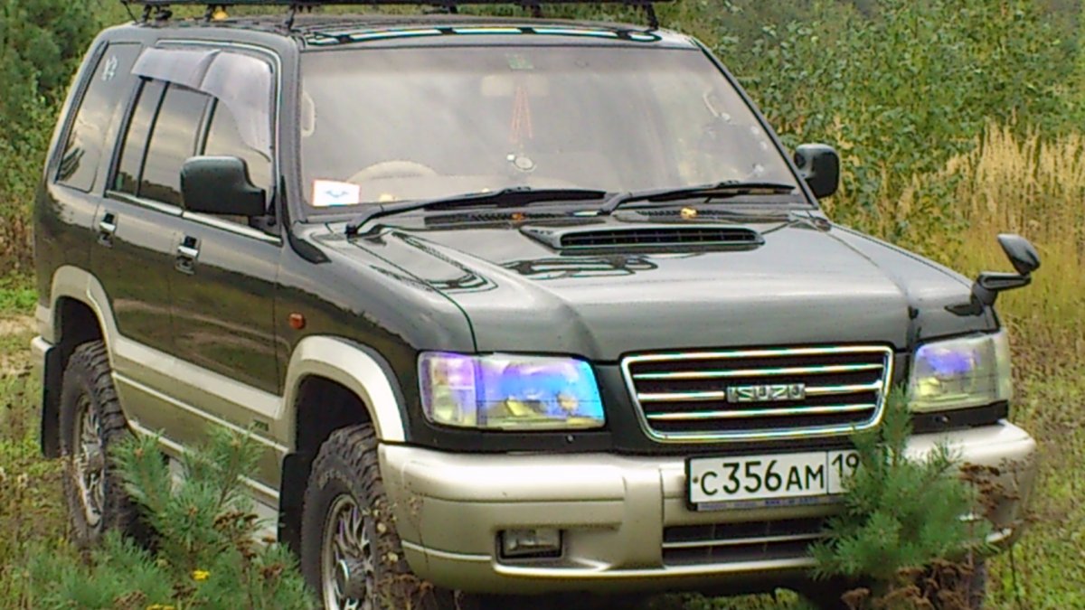 Isuzu Bighorn 2 2000