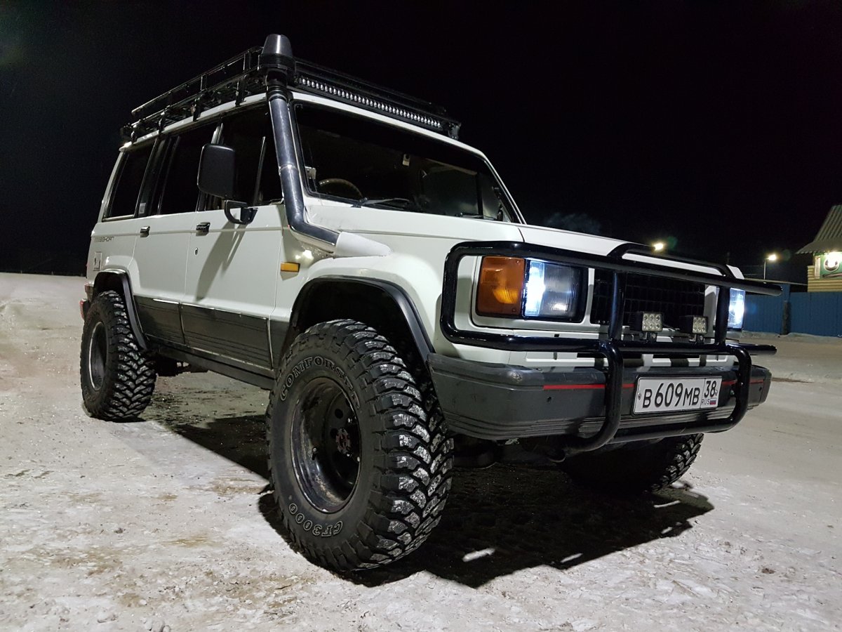 Isuzu Bighorn 1990