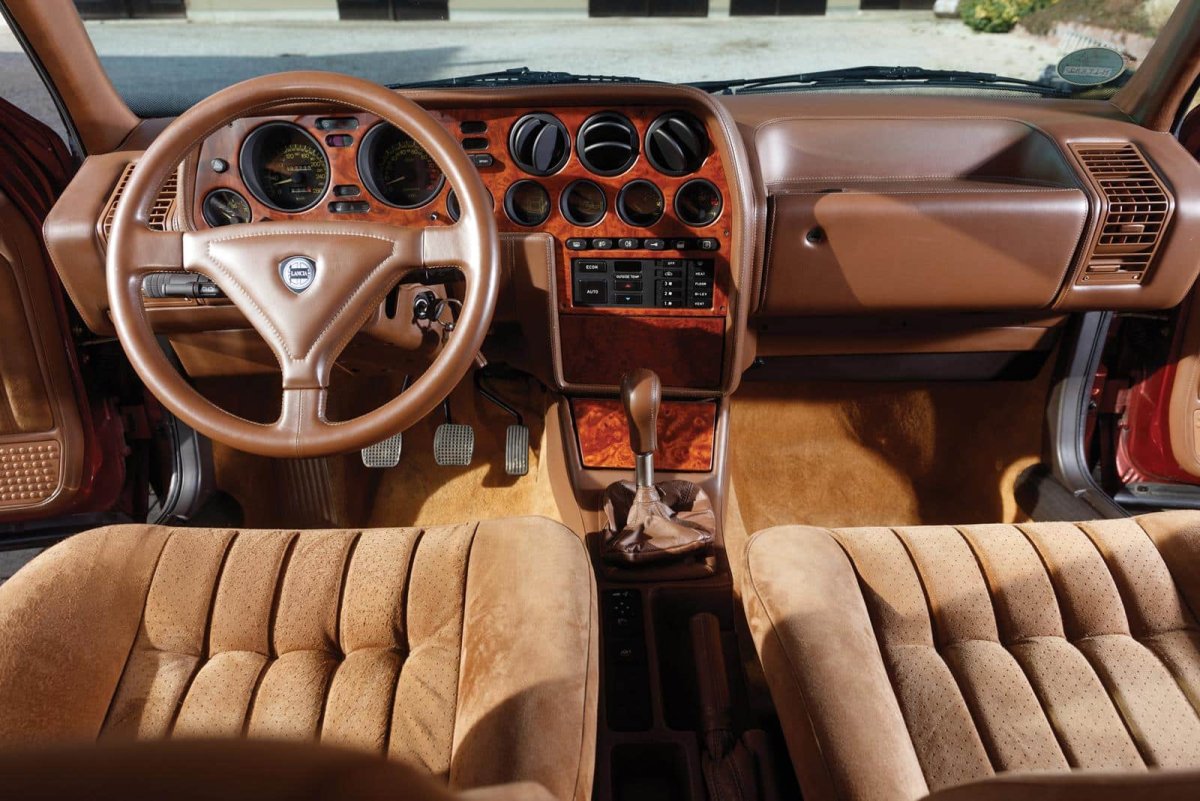 Lancia Thema 8.32 by Ferrari