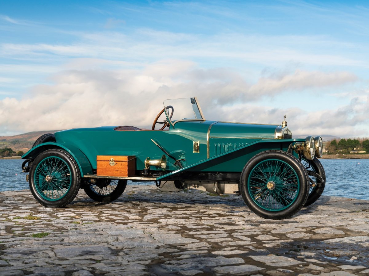 Король Испании Альфонсо XIII за рулем Hispano Suiza