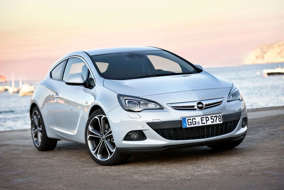 Opel Astra GTC 2014