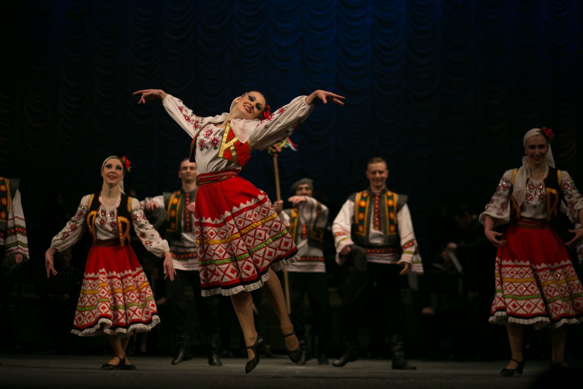 Молдовеняска молдавский народный танец
