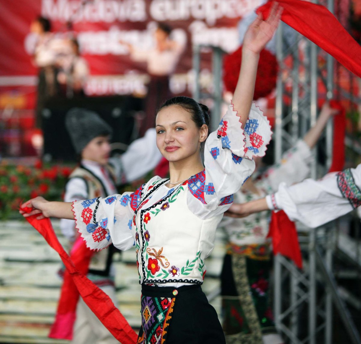 Ободок для молдавского танца