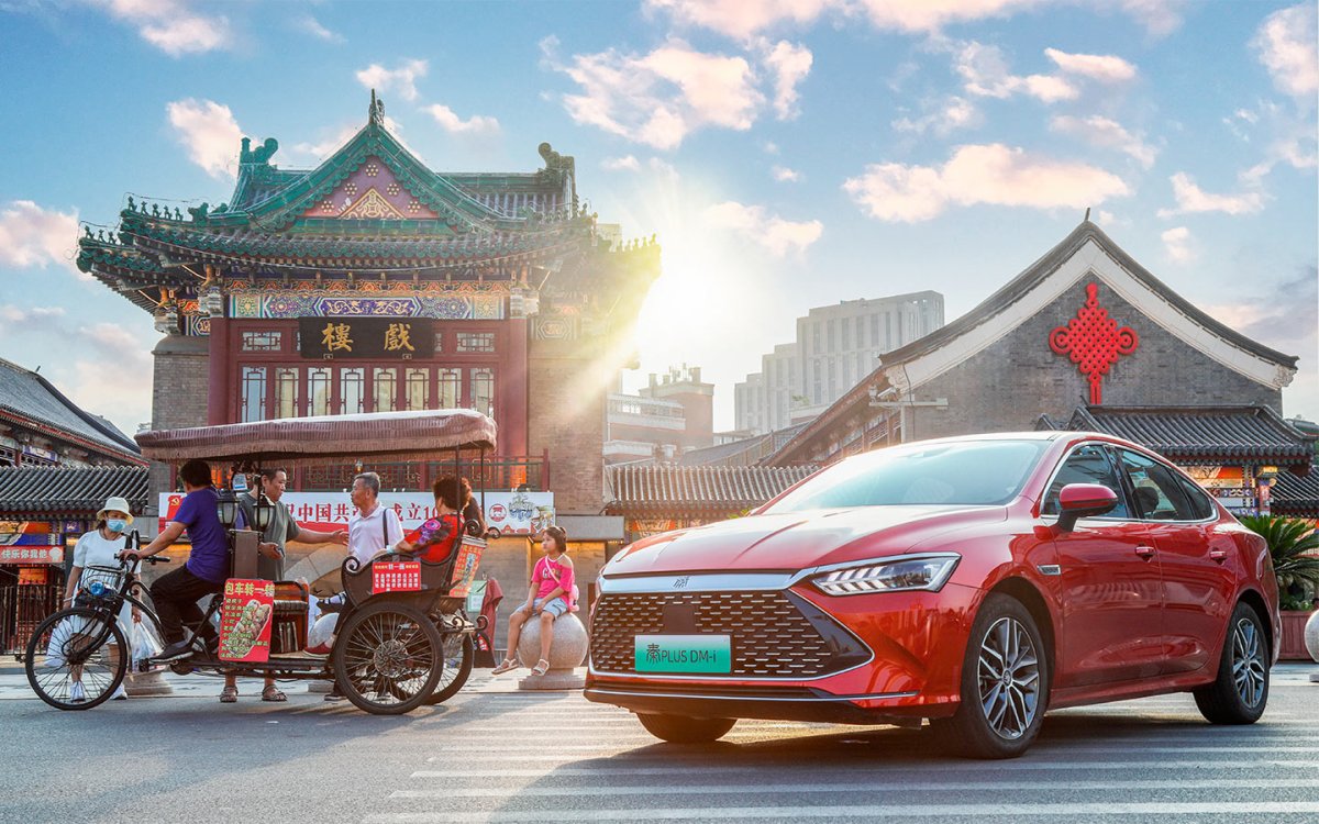 Электромобили BYD Китай фон