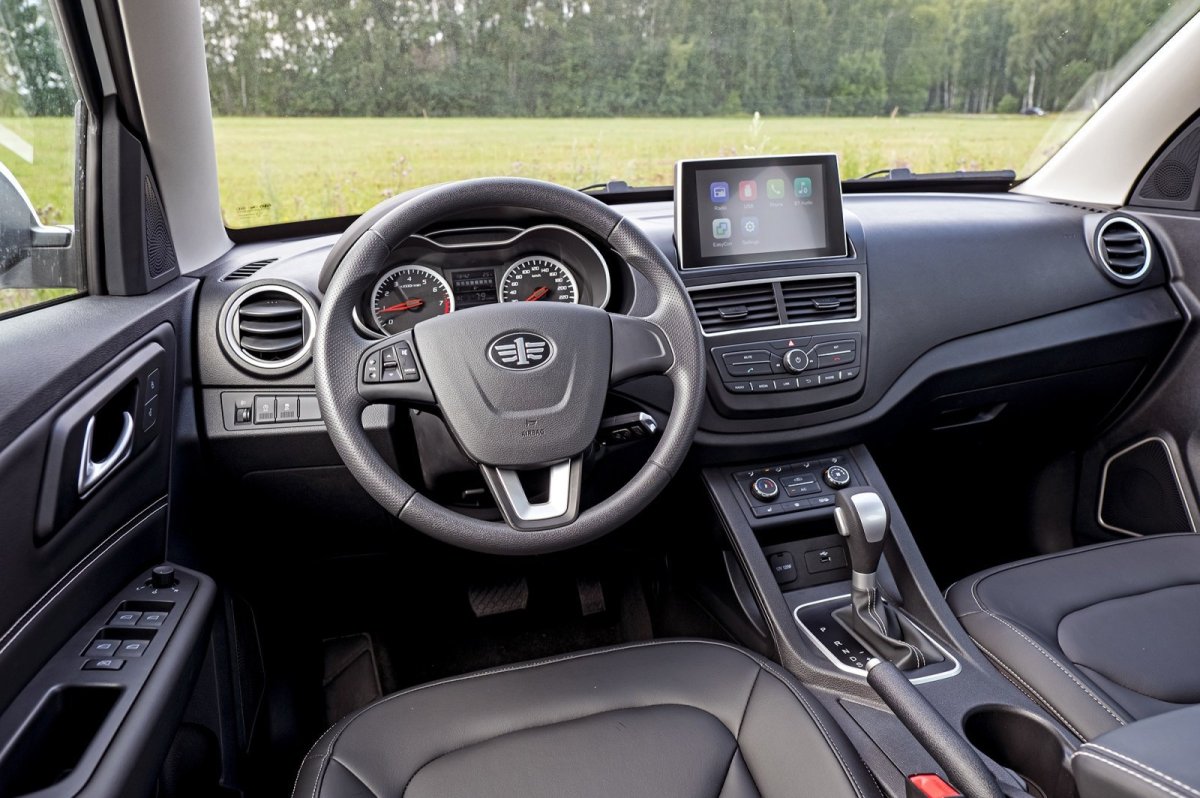 FAW Besturn x40 салон