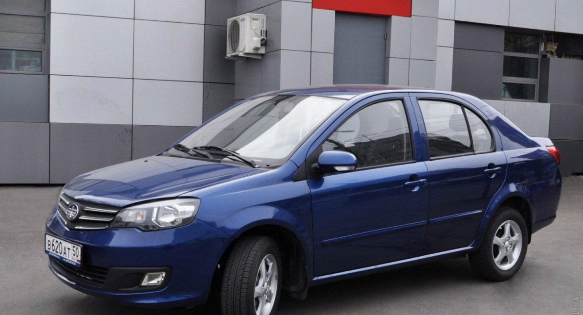 FAW v5 седан