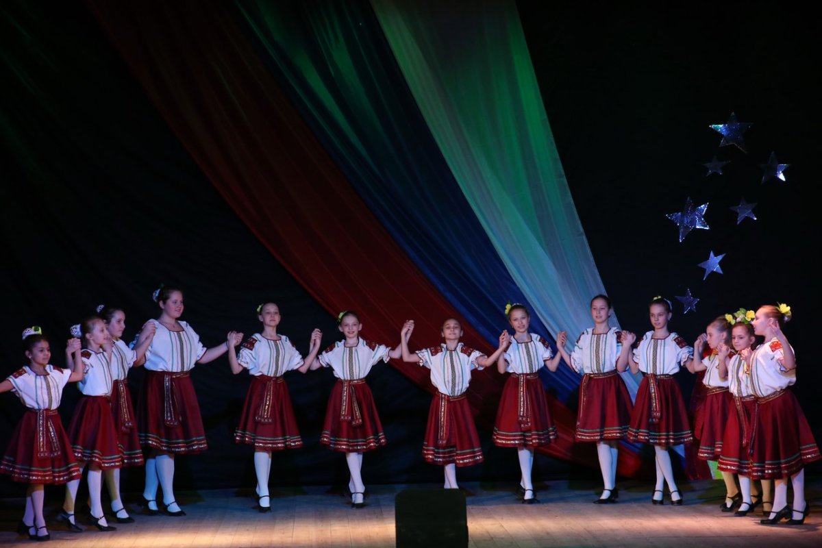 Табакеряска ансамбль Моисеева