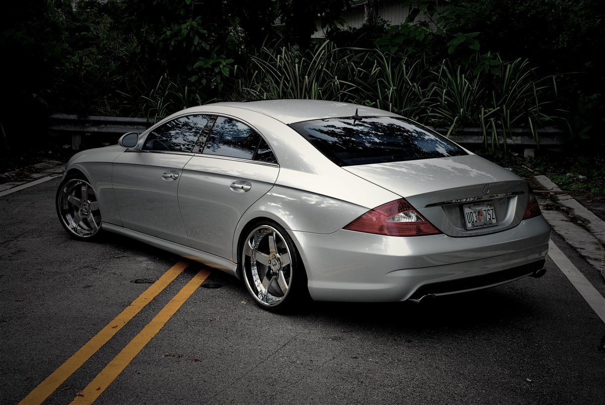 Мерседес банан CLS 2004 черный