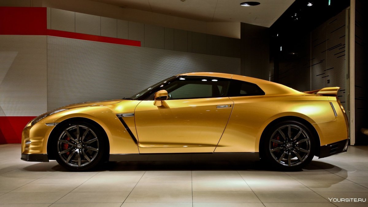 Nissan gt-r r35 золотой