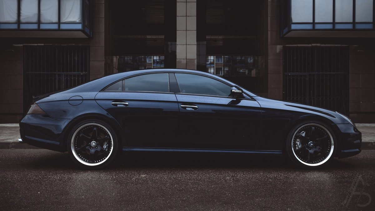 Мерседес банан CLS