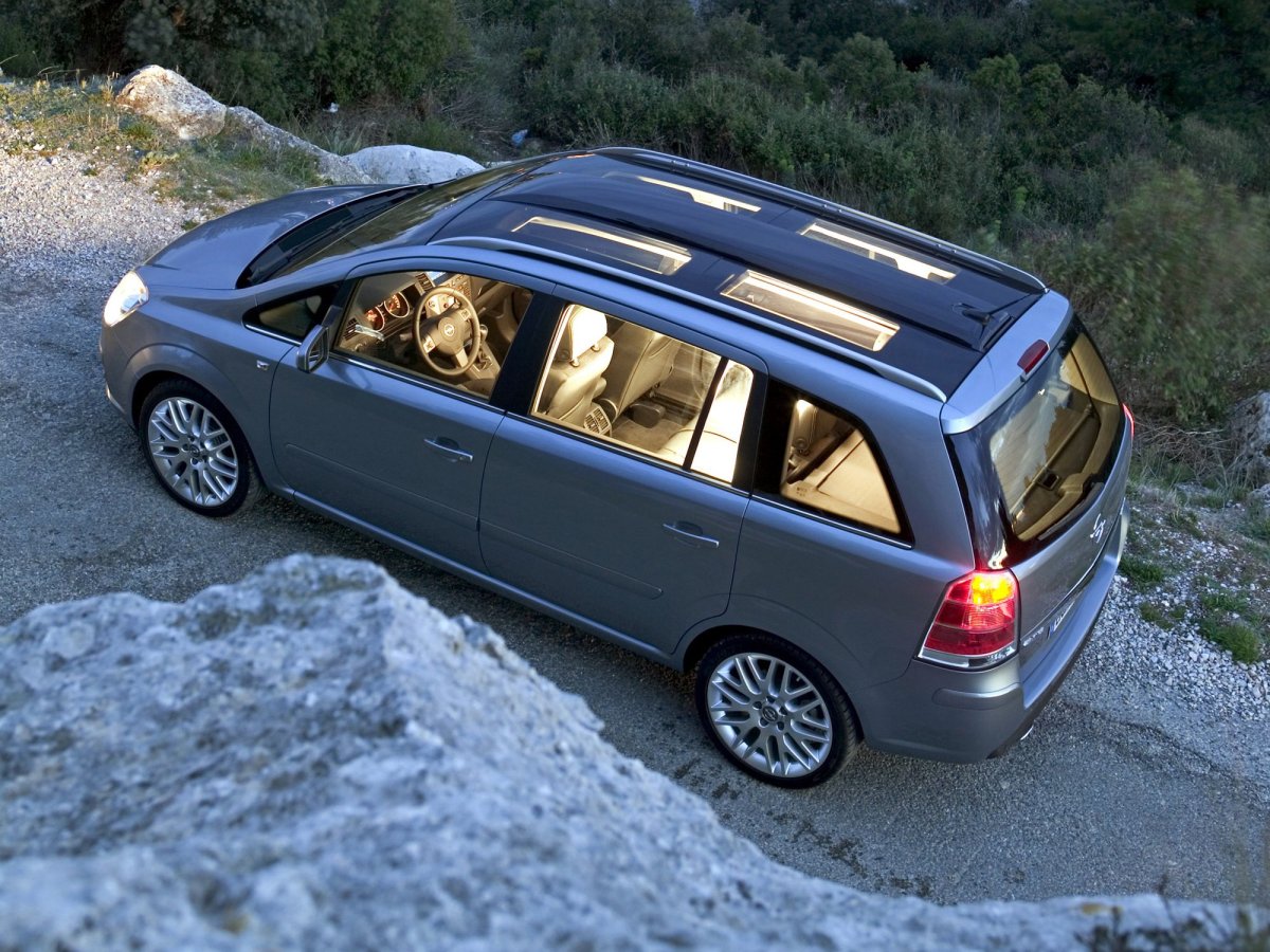 Opel Zafira 2008 панорамная крыша